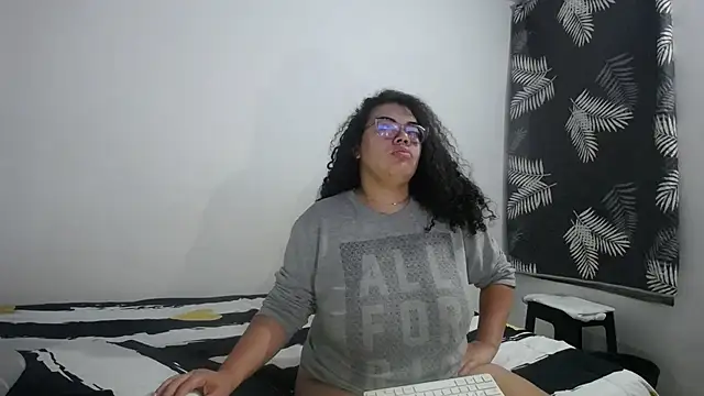 Snapshot of mabigomez00 chatting on April 2, 2026, 7:06 am mabigomez00 online show from April 2, 2026, 7:06 am