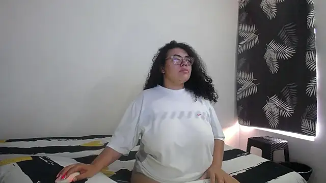 Snapshot of mabigomez00 chatting on April 2, 2026, 9:23 pm mabigomez00 online show from April 2, 2026, 9:23 pm