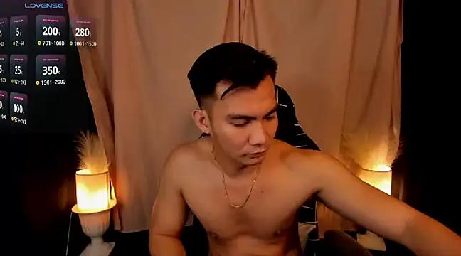 000batman000 online show from February 5, 2025, 8:11 am