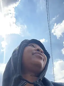 Snapshot of cherrybabe76 chatting on November 5, 2025, 11:32 am cherrybabe76 online show from November 5, 2025, 11:32 am