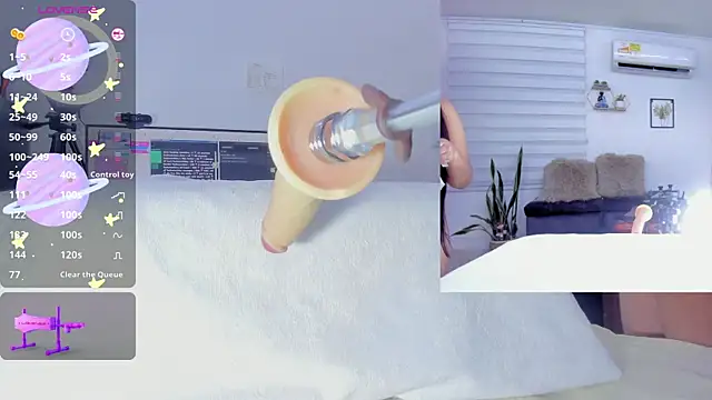 Snapshot of sofi_velez chatting on February 4, 2025, 1:34 am sofi velez online show from February 4, 2025, 1:34 am