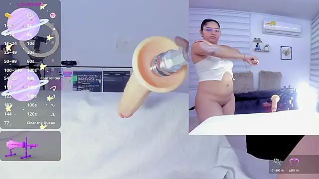 Snapshot of sofi_velez chatting on February 24, 2025, 1:24 am sofi velez online show from February 24, 2025, 1:24 am