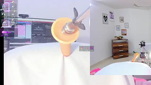 Snapshot of sofi_velez chatting on October 1, 2025, 5:19 pm sofi velez online show from October 1, 2025, 5:19 pm