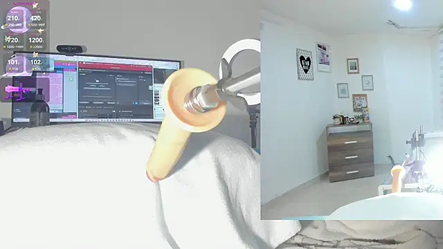 Snapshot of sofi_velez chatting on October 14, 2025, 5:25 pm sofi velez online show from October 14, 2025, 5:25 pm