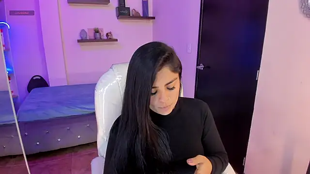Catalinaa martinez online show from December 17, 2024, 8:54 pm