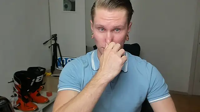 kevin-park online show from October 19, 2025, 1:56 pm