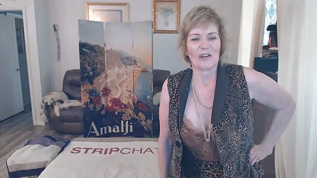 SindeeDix online show from August 4, 2026, 2:30 pm