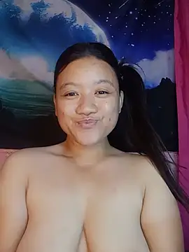 Snapshot of Urchanel chatting on June 27, 2026, 12:33 pm Urchanel online show from June 27, 2026, 12:33 pm