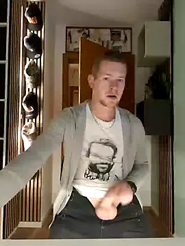 Snapshot of Playbunniboy chatting on December 19, 2024, 5:08 pm Playbunniboy online show from December 19, 2024, 5:08 pm