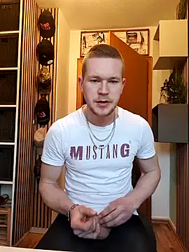 Snapshot of Playbunniboy chatting on February 5, 2025, 3:31 pm Playbunniboy online show from February 5, 2025, 3:31 pm