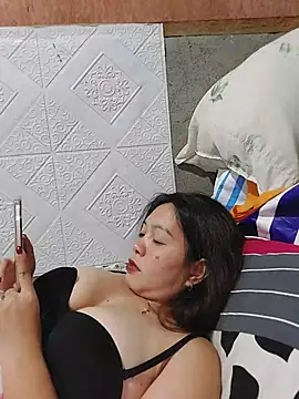 MissKitty31 online show from May 19, 2026, 1:39 pm