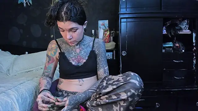 Lilmarieee online show from December 1, 2025, 9:53 pm