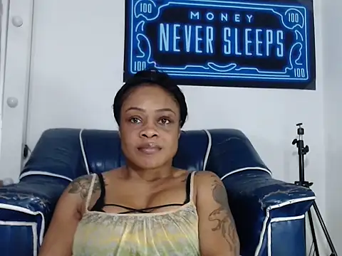 alexiaao9 online show from May 6, 2026, 3:24 am