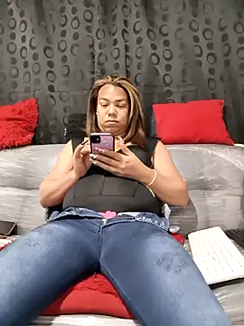 NatiBrunet online show from May 4, 2026, 2:18 am