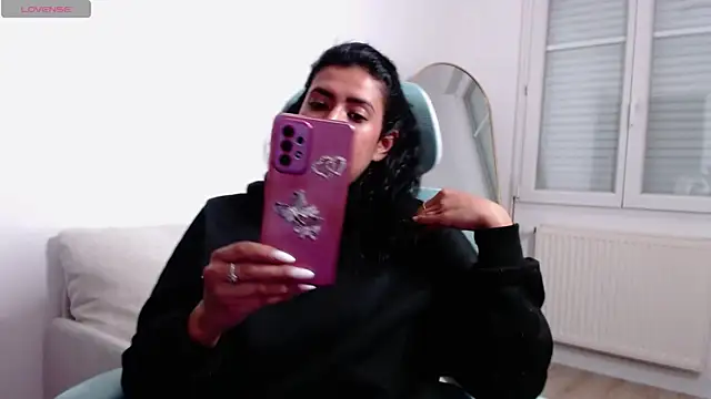 elettra love online show from December 20, 2024, 9:17 pm