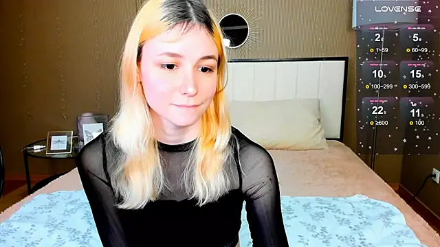 Snapshot of fleximona chatting on October 2, 2025, 9:27 am fleximona online show from October 2, 2025, 9:27 am