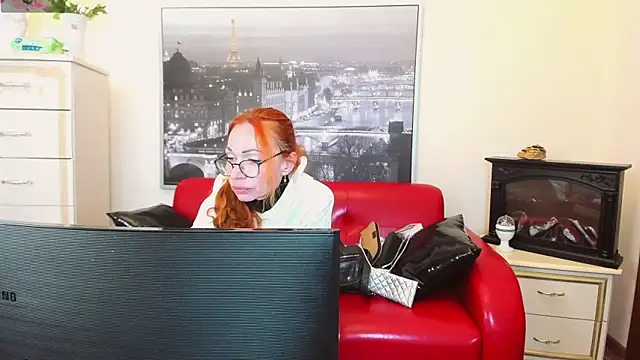 Snapshot of softlysoftlyasbeauty chatting on September 18, 2025, 1:02 pm softlysoftlyasbeauty online show from September 18, 2025, 1:02 pm