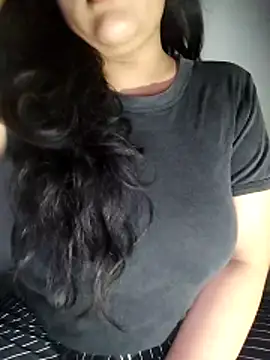 Annerae online show from October 25, 2025, 4:02 pm