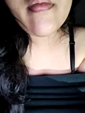 Snapshot of Annerae chatting on November 29, 2025, 2:42 pm Annerae online show from November 29, 2025, 2:42 pm