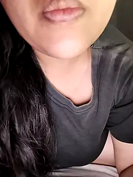 Snapshot of Annerae chatting on December 21, 2025, 3:19 pm Annerae online show from December 21, 2025, 3:19 pm