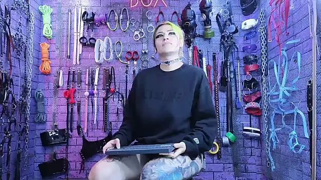 PANDORANEZZ online show from January 7, 2025, 9:50 am