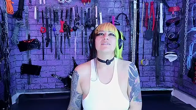 PANDORANEZZ online show from May 3, 2026, 9:54 pm