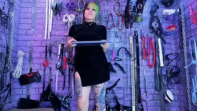 PANDORANEZZ online show from June 18, 2026, 11:42 pm