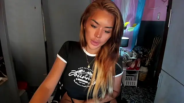 QuiinMollyXxX online show from June 10, 2026, 1:50 am