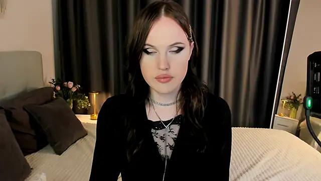 EffieMinki online show from February 16, 2026, 11:39 am