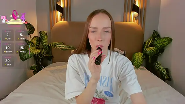 Kira Quinn online show from November 7, 2025, 7:08 am