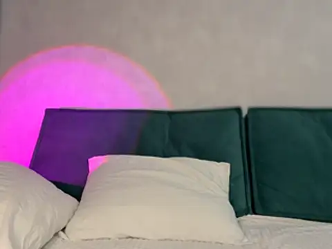 Kira Quinn online show from February 5, 2026, 7:13 am