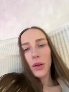 Snapshot of Kira_Quinn chatting on February 11, 2026, 7:57 am Kira Quinn online show from February 11, 2026, 7:57 am