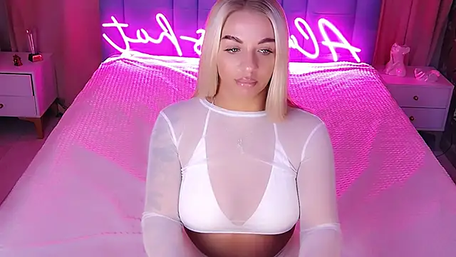 AllwaysHotJ online show from November 19, 2025, 2:22 am