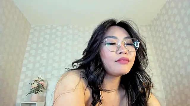 NatsumiHun online show from February 7, 2025, 3:08 pm