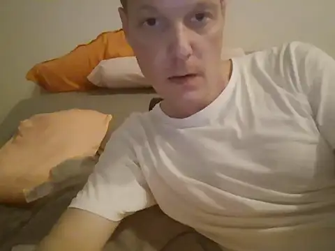 iluvhottenns online show from June 26, 2026, 7:02 am