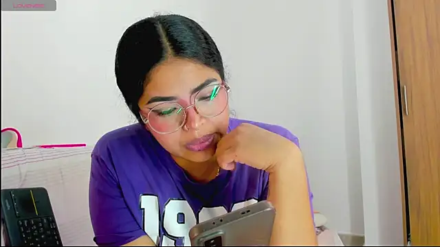 moana taylor online show from May 9, 2026, 11:59 am