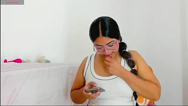 moana taylor online show from May 10, 2026, 9:58 am