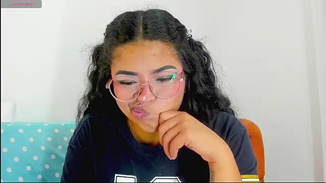 moana taylor online show from May 12, 2026, 10:23 am