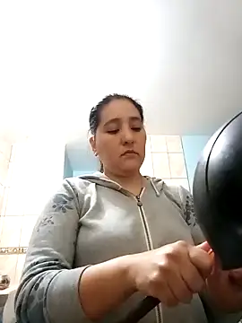 Gatubela212 online show from October 3, 2025, 11:02 pm