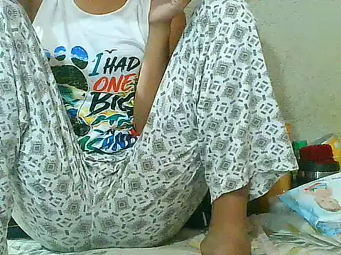 Snapshot of PinaySkinnyGirl chatting on June 28, 2026, 10:27 pm PinaySkinnyGirl online show from June 28, 2026, 10:27 pm