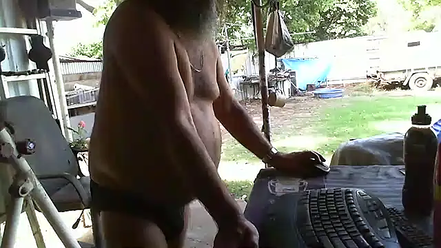 herbie010666 online show from December 14, 2024, 4:23 am