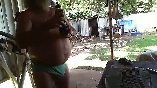 herbie010666 online show from December 15, 2024, 4:07 am