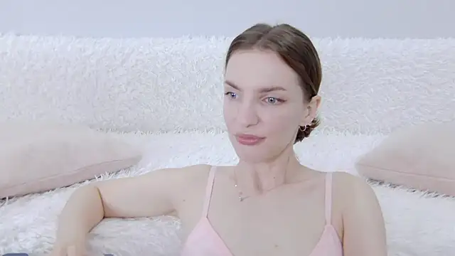 Snapshot of Beauty_Alex chatting on August 4, 2026, 2:59 am Beauty Alex online show from August 4, 2026, 2:59 am