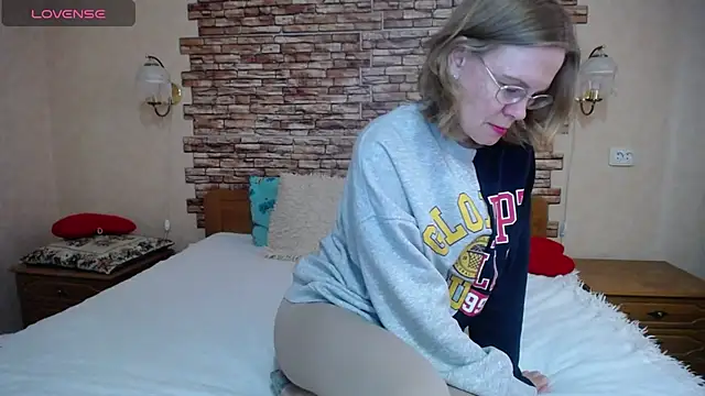 BlondyBabySweet online show from May 4, 2026, 3:52 pm