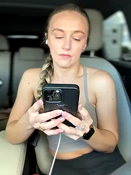 lunagirl13 online show from October 11, 2025, 9:13 pm