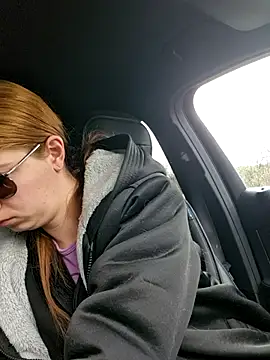 Geile-Luna online show from April 15, 2026, 2:57 pm