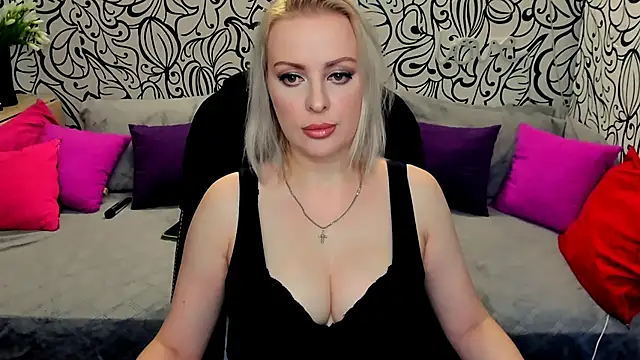 Hotdreamhere online show from December 11, 2024, 10:36 am