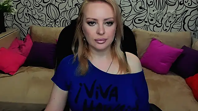 Hotdreamhere online show from May 10, 2026, 3:55 am