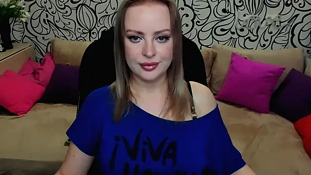 Hotdreamhere online show from May 11, 2026, 10:21 am