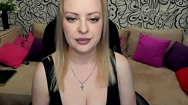 Snapshot of Hotdreamhere chatting on May 24, 2026, 3:22 am Hotdreamhere online show from May 24, 2026, 3:22 am